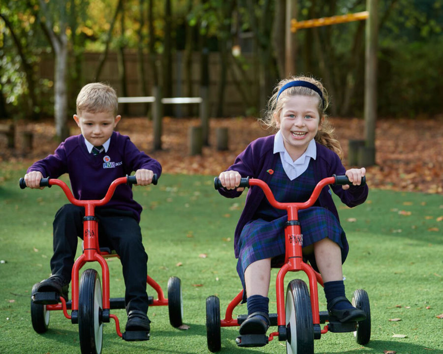 202311ac-reception-bike-trike-boy-girl-leaves-autumn