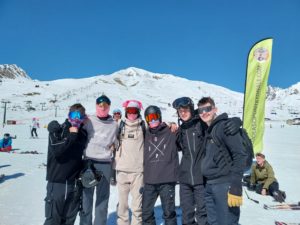 lvs ascot ski trip group photo