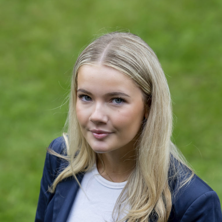 lvs ascot sixth form prefect